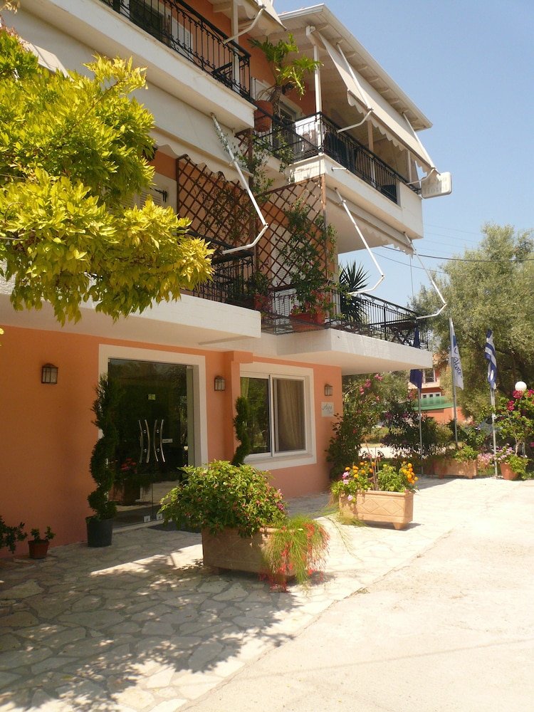 Avra Hotel image 0
