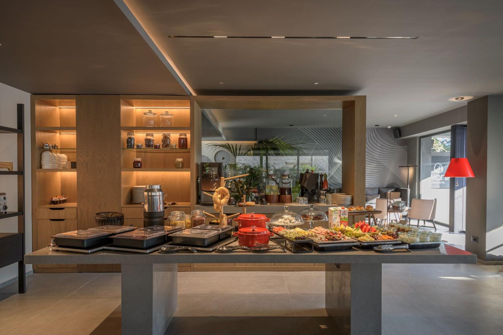 Evanik Chic Hotel image 2