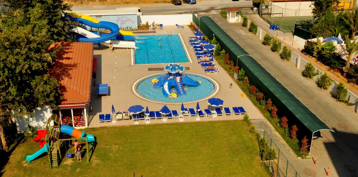 Blue Fish Hotel image 1