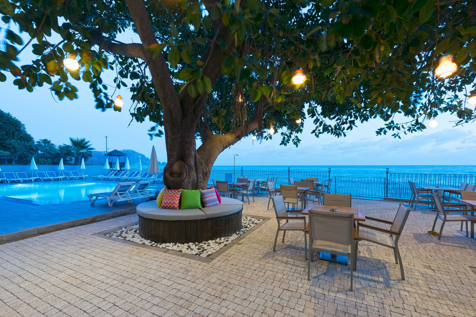 Floria Beach Hotel image 3