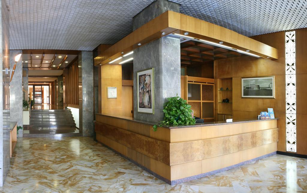 Hotel Plaza foto 29