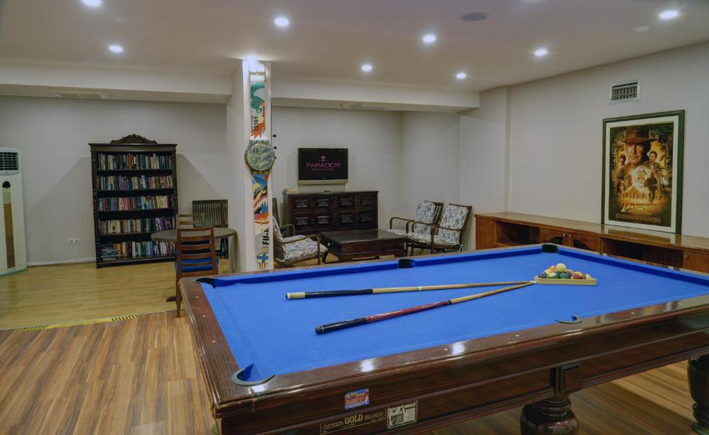 Parador Beach Hotel image 2