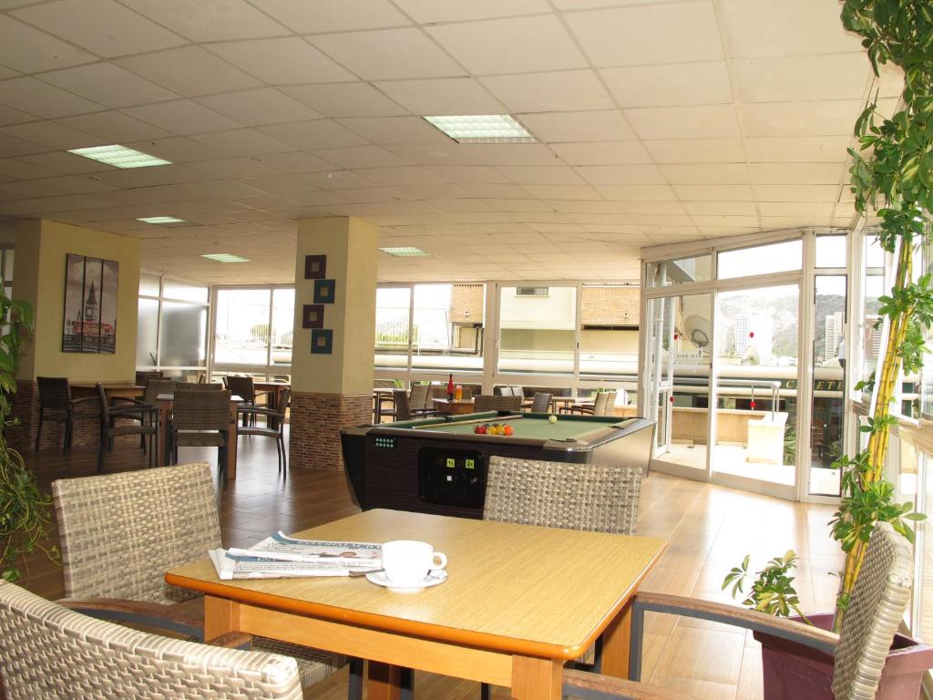 Vistamar Apartments image 3