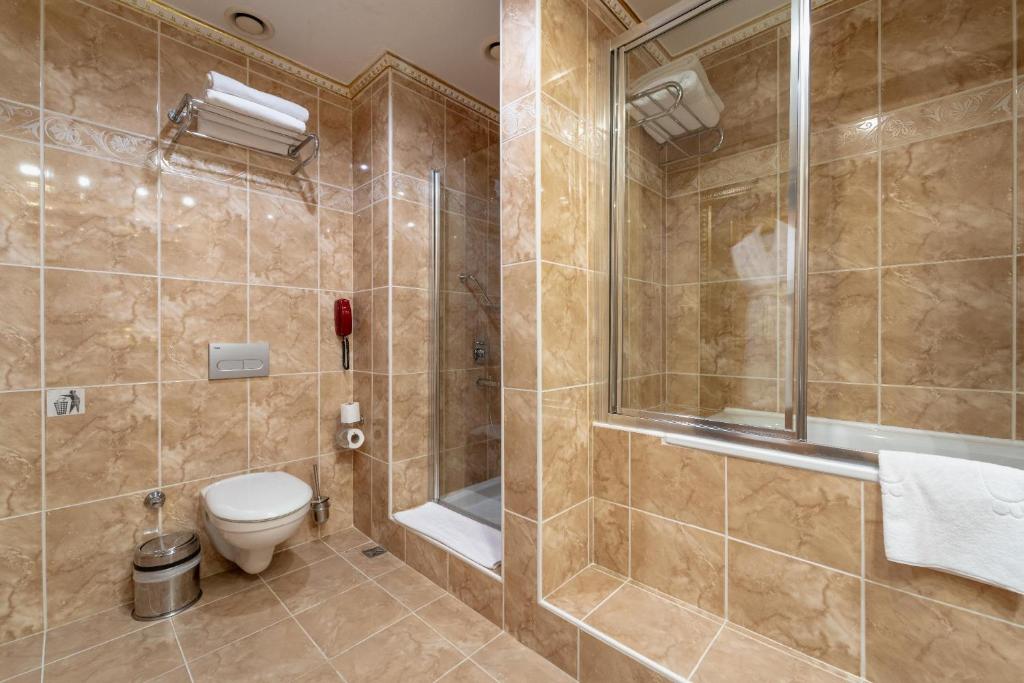Club Hotel Sera image 2