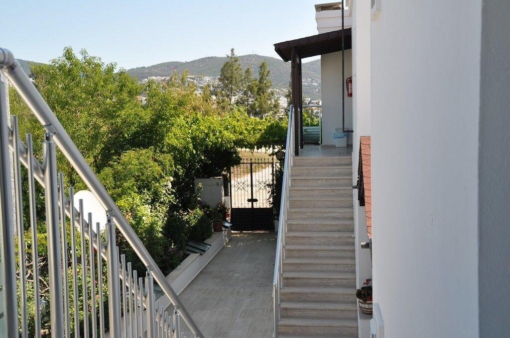 Hoofdingang van het hotel — Gün-Ay Otel