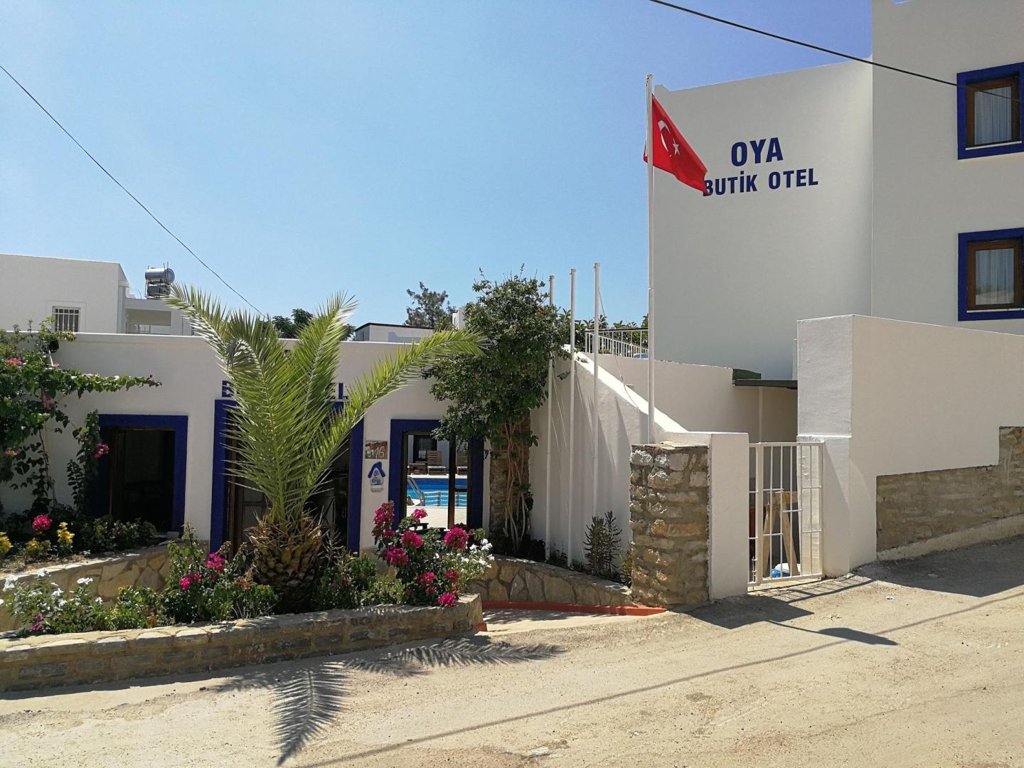 Gym met halters — Oya Boutique Hotel & Suites