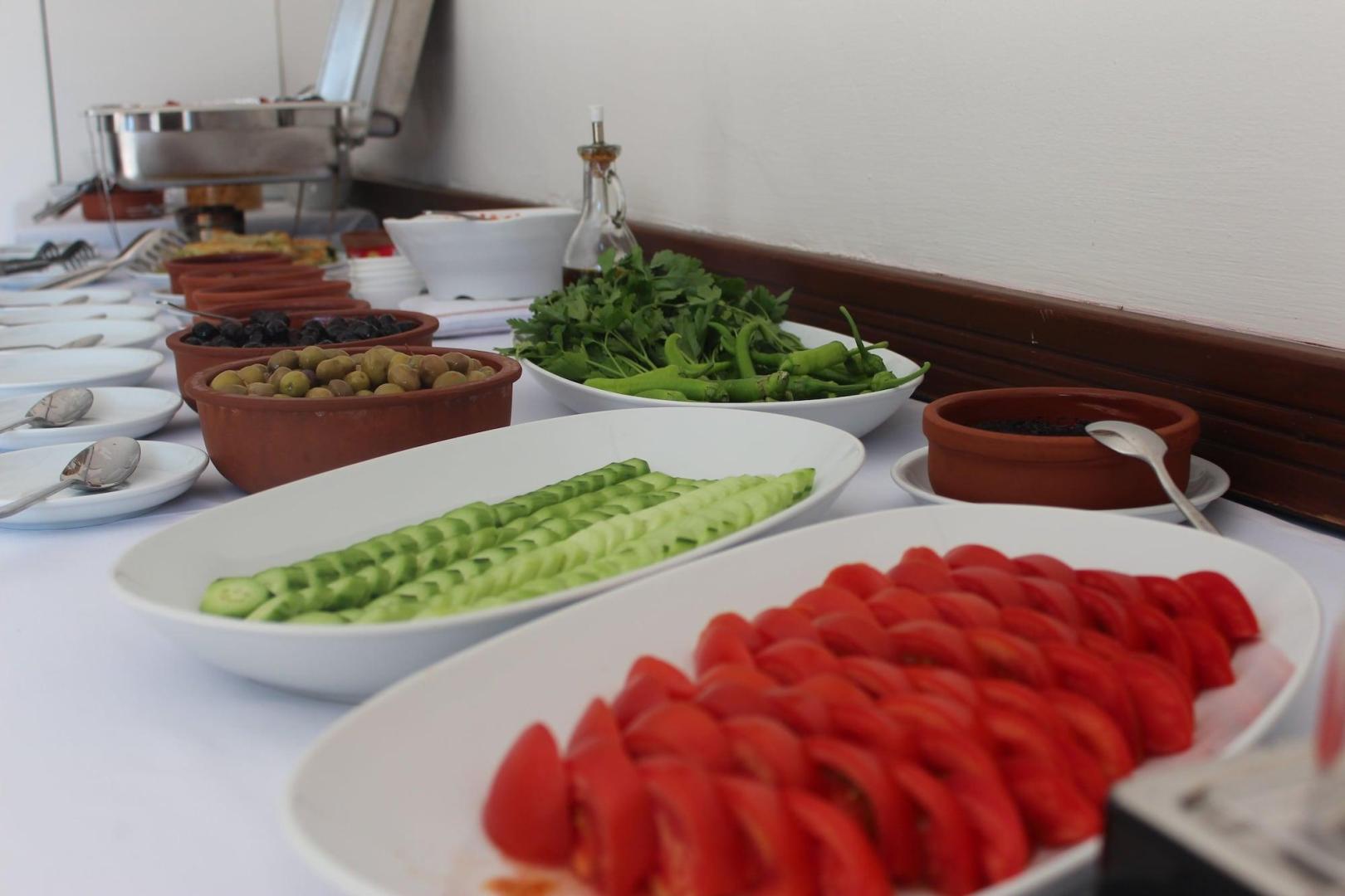 Ontbijtbuffet — Oya Boutique Hotel & Suites