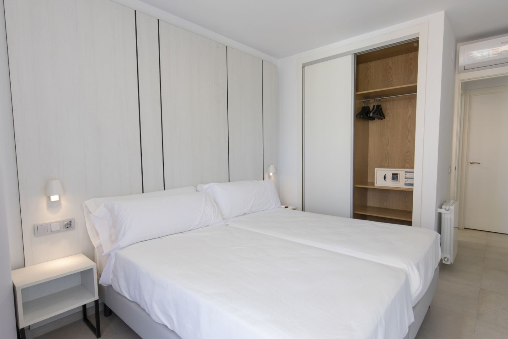 Aparthotel BCL Levante Beach image 1
