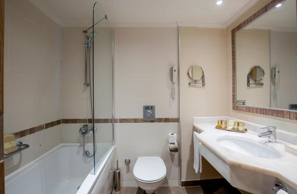 Bellis Deluxe Hotel image 2