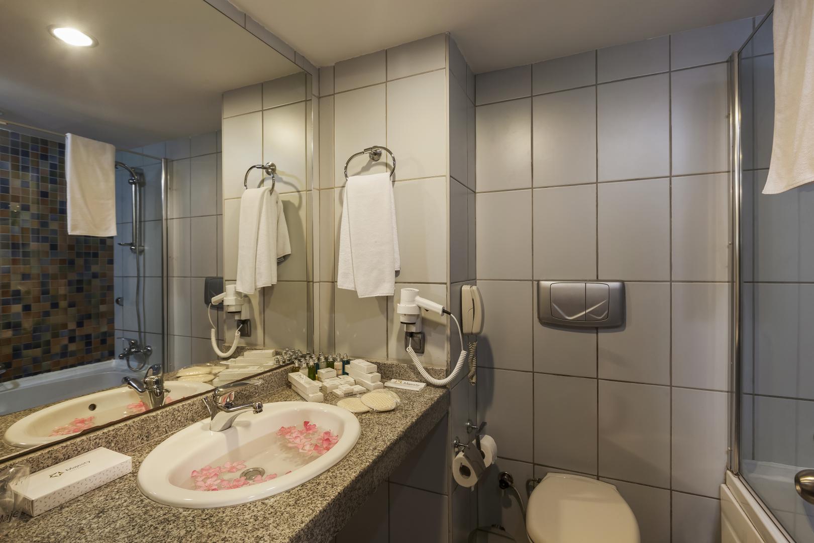 Perre La Mer Hotel Resort & Spa image 1
