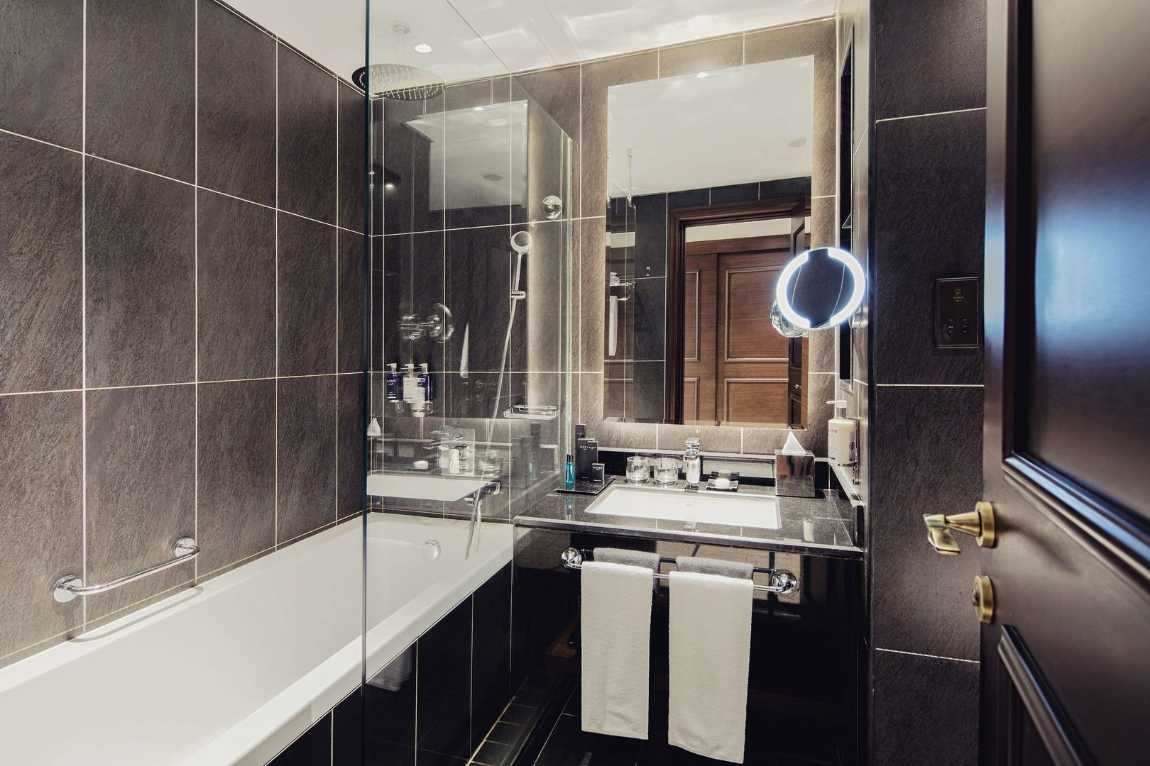 Dukes The Palm Dubai Hotel image 2