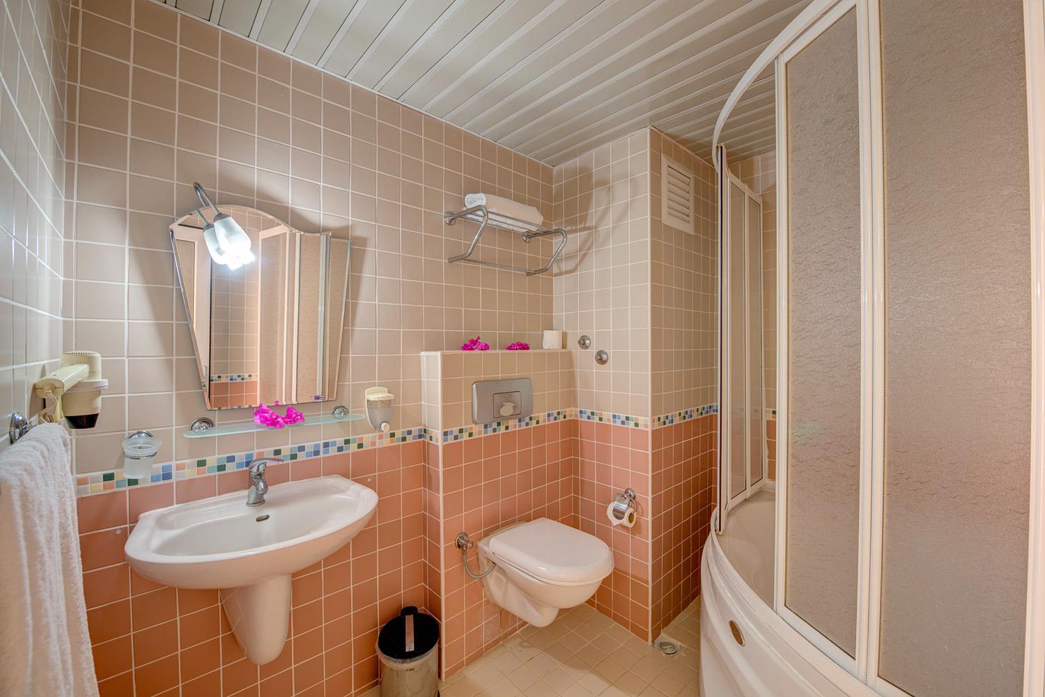 Havana Hotel image 2