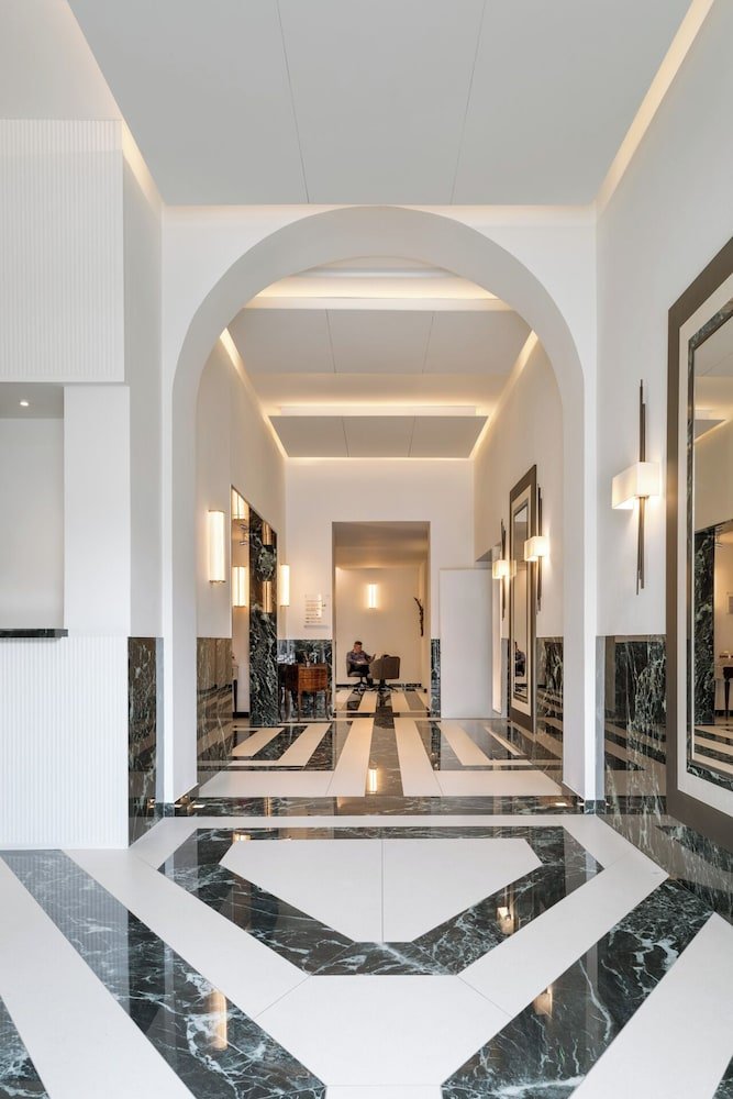 Best Western Hotel Plaza image 1