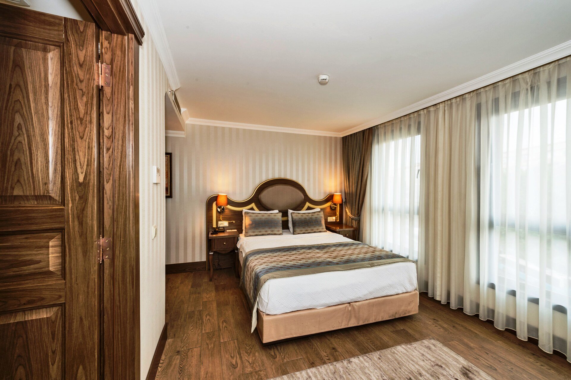 The Central Hotel image 0