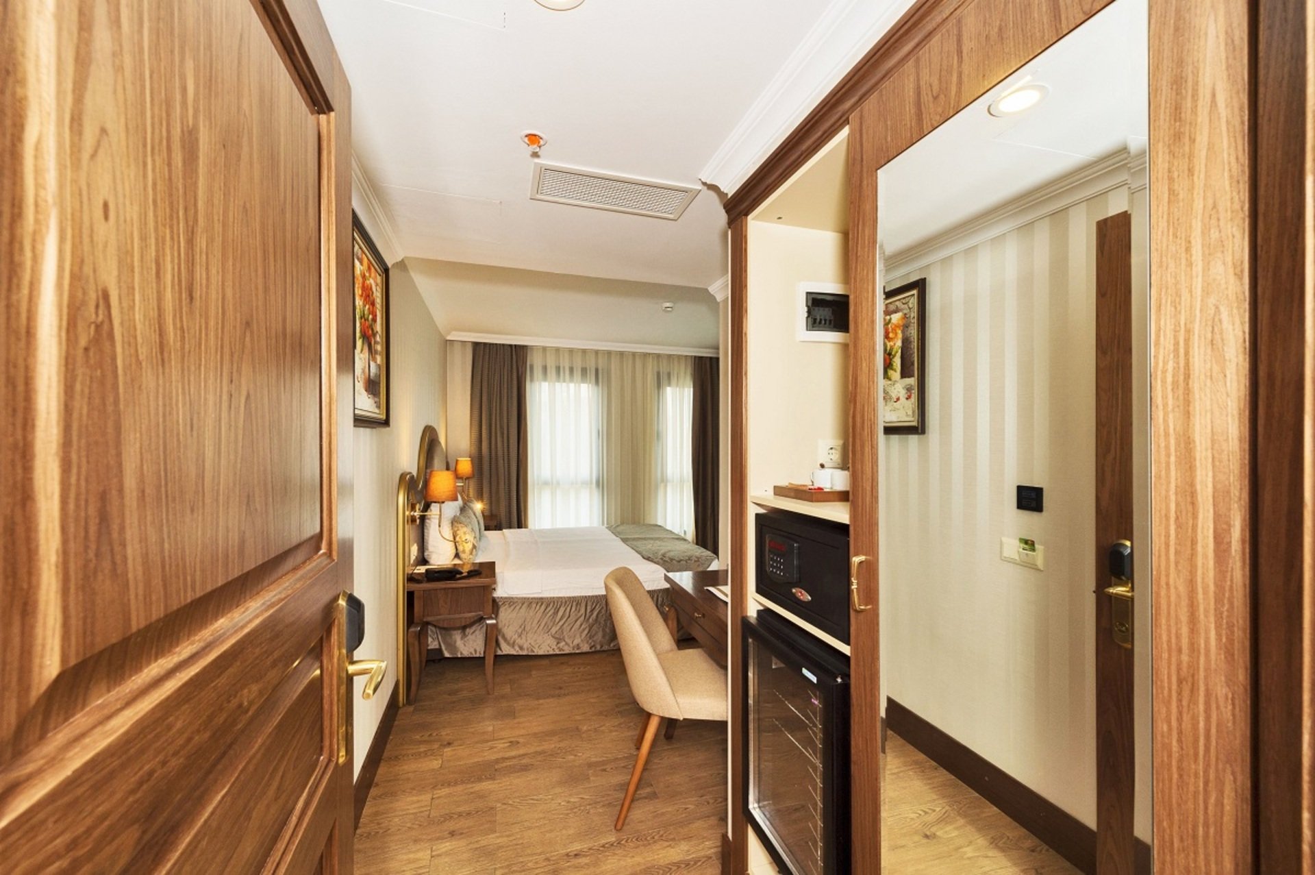 The Central Hotel image 1