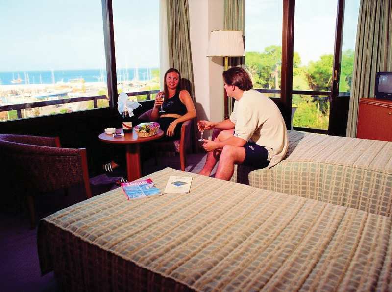 Özkaymak Marina Hotel.