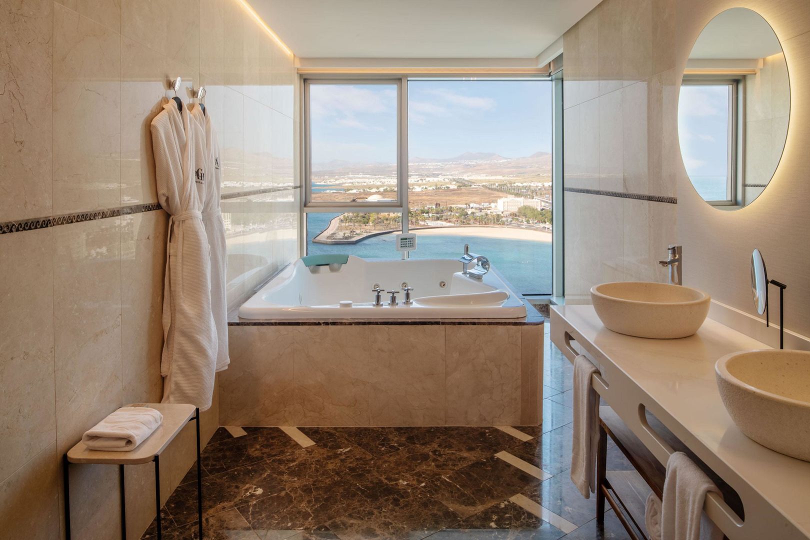 Arrecife Gran Hotel & SPA image 2