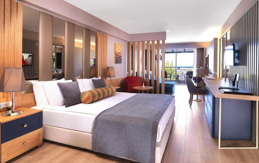 Imperial Turkiz Resort Hotel image 1