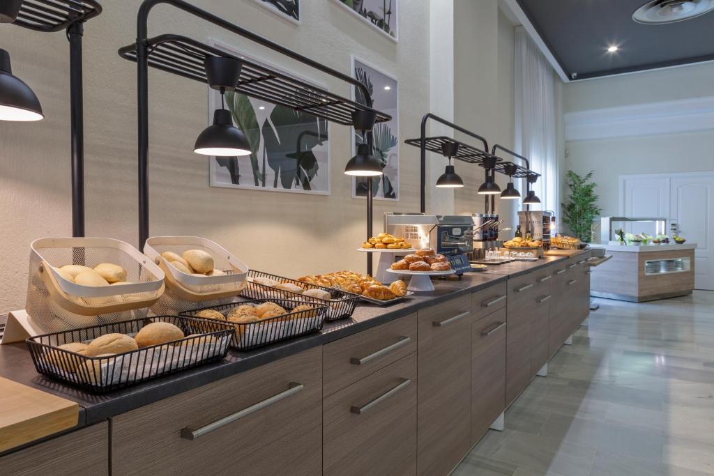 TRH La Motilla Business & Cultural Hotel image 3