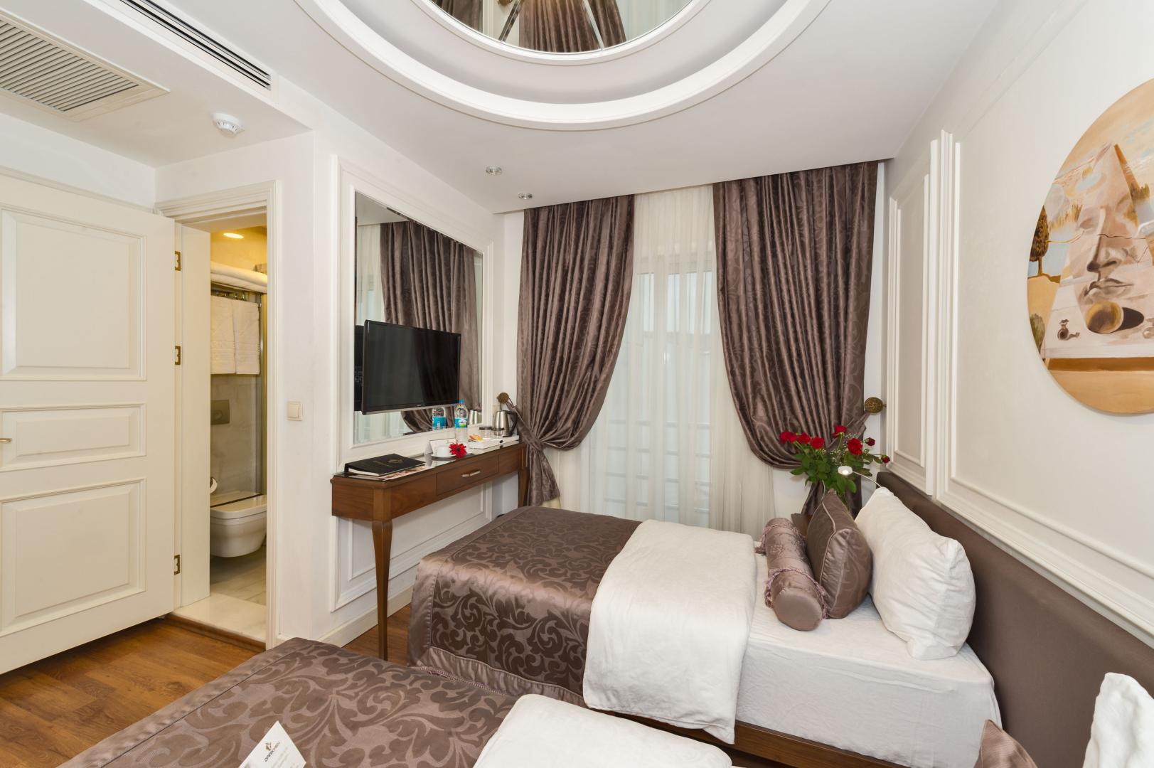 Darkmen Boutique Hotel image 3