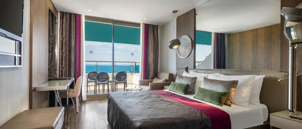 Side Star Elegance image 1