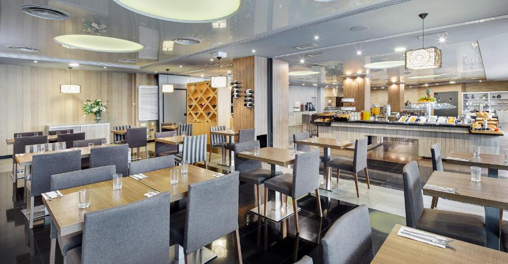 Gran Hotel Luna de Granada image 2