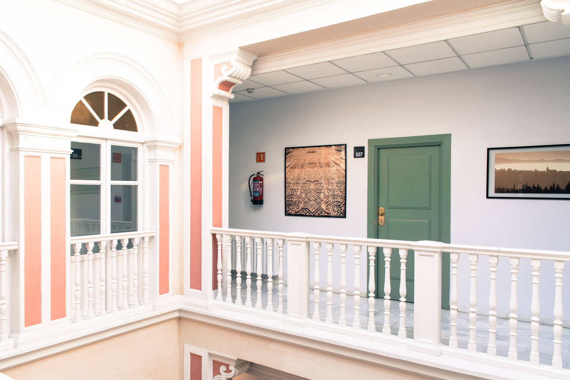 Hotel Inglaterra Granada image 0