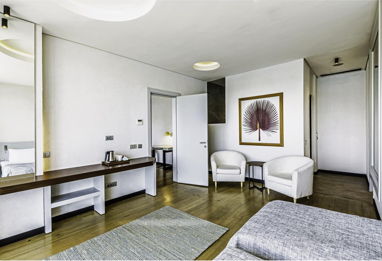 Suite met zithoek — Cape Bodrum Luxury Hotel & Beach