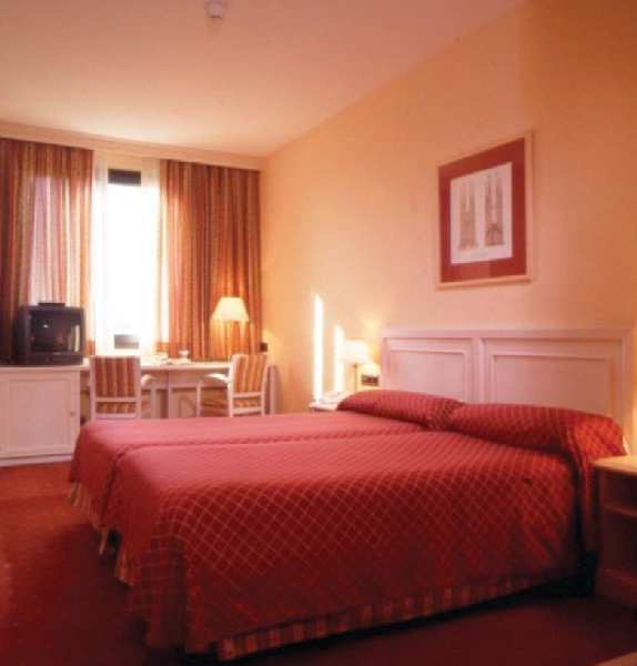 Hotel ILUNION Bel Art image 1