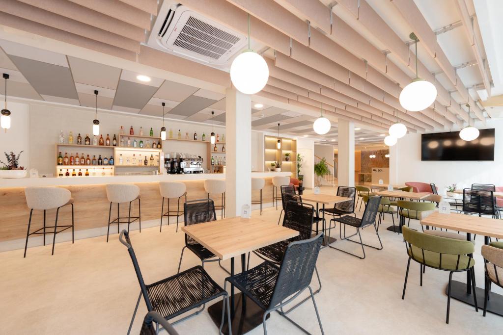 Estudios RH Sol image 2