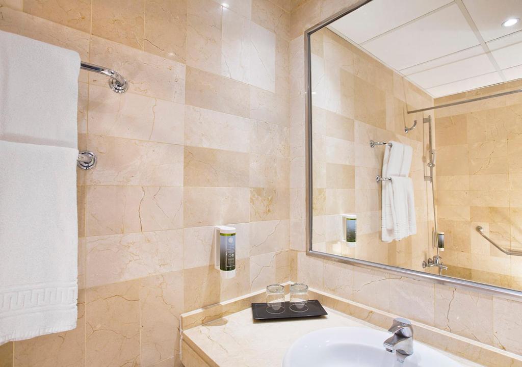 Sunset Beach Club image 2