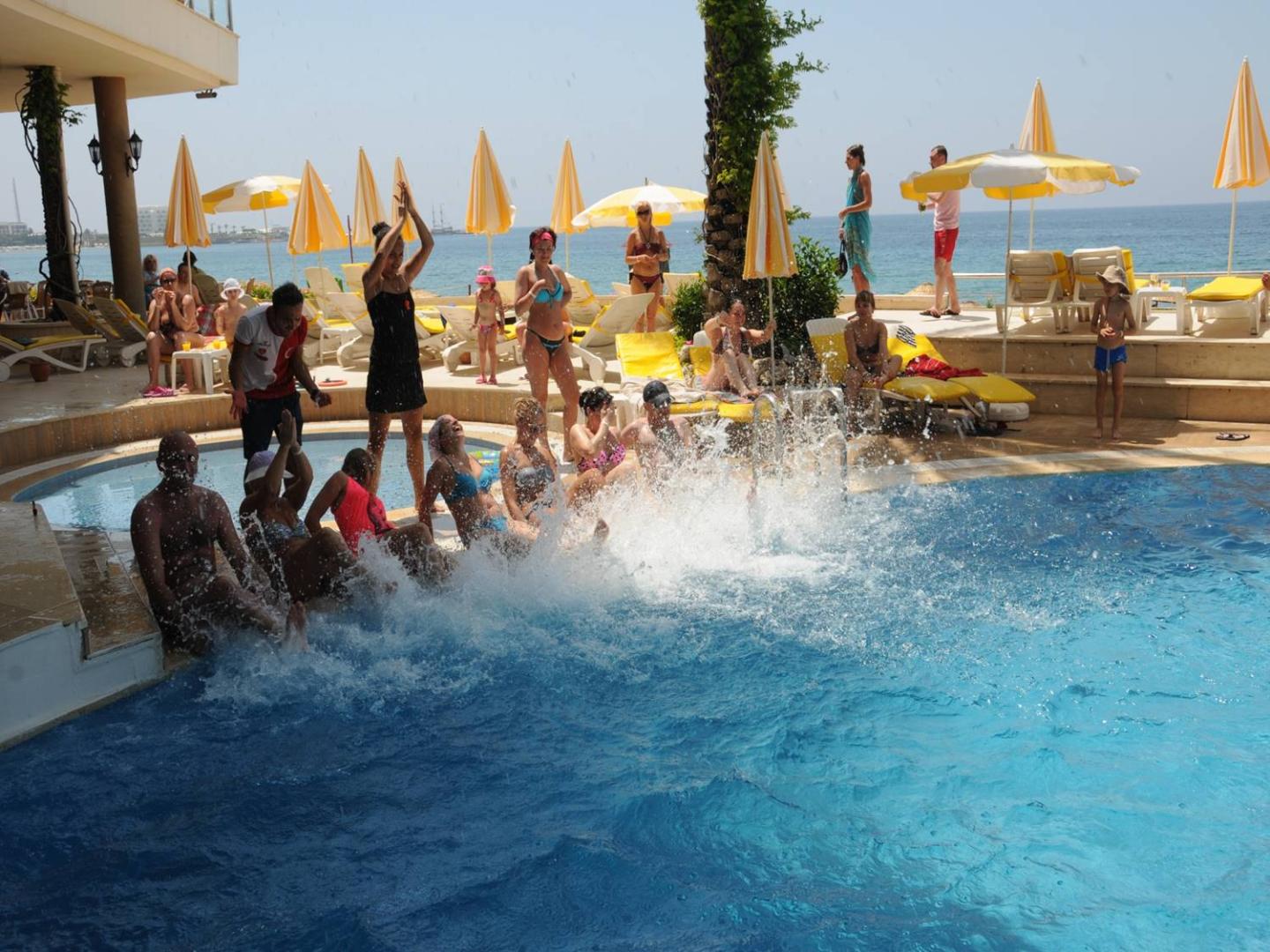 Rubi Hotel image 0