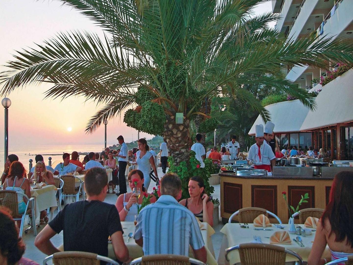 Rubi Hotel image 2