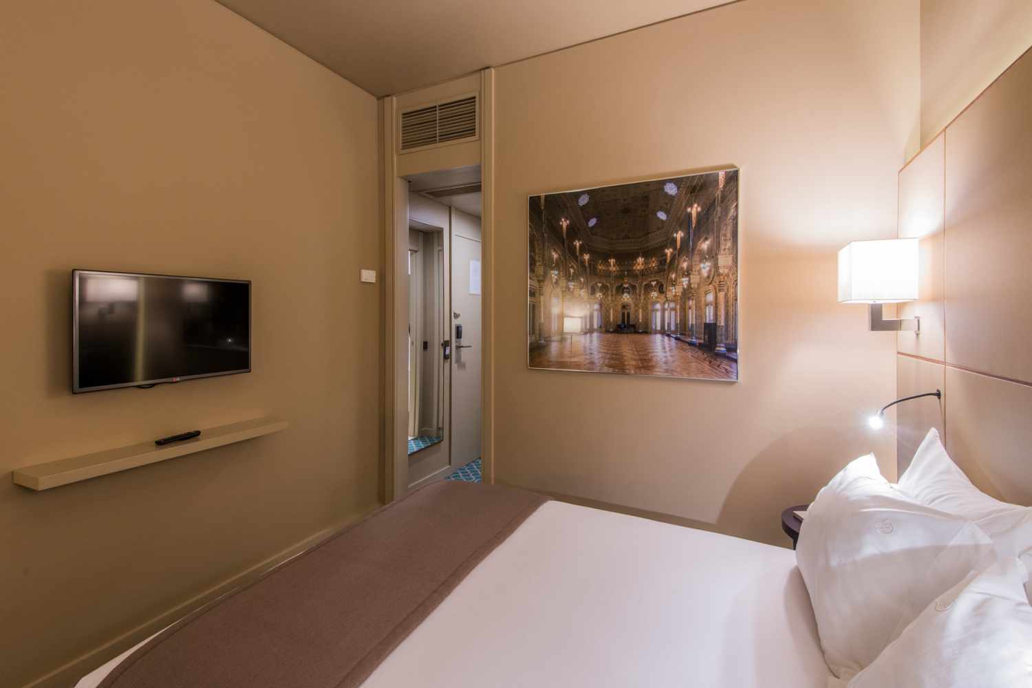 Hotel Dom Henrique Downtown image 1