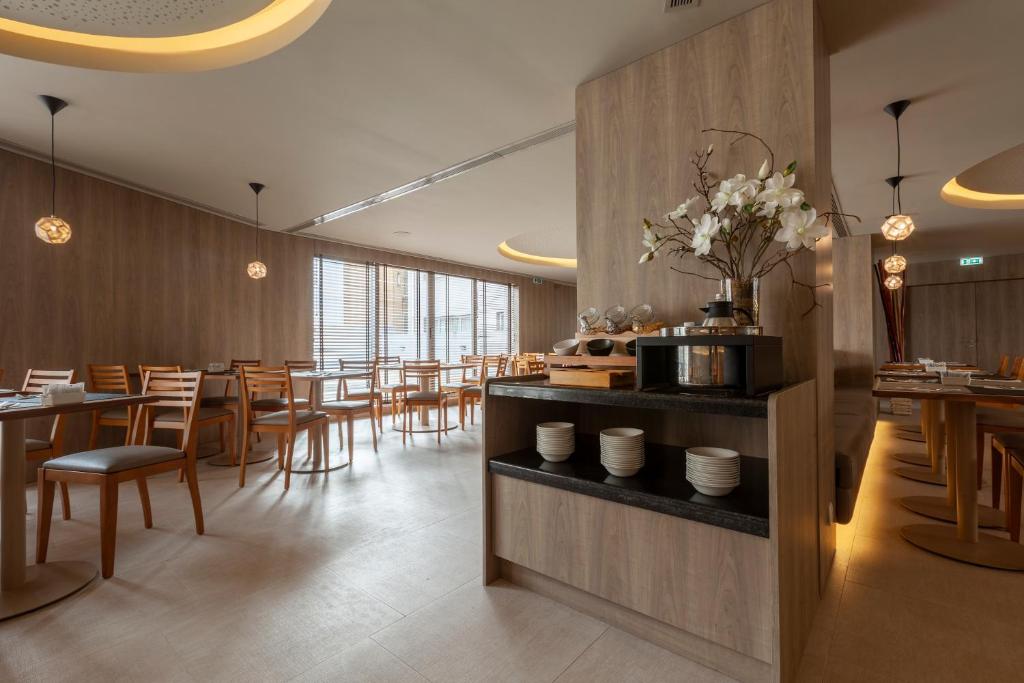 Portus Cale Hotel image 2