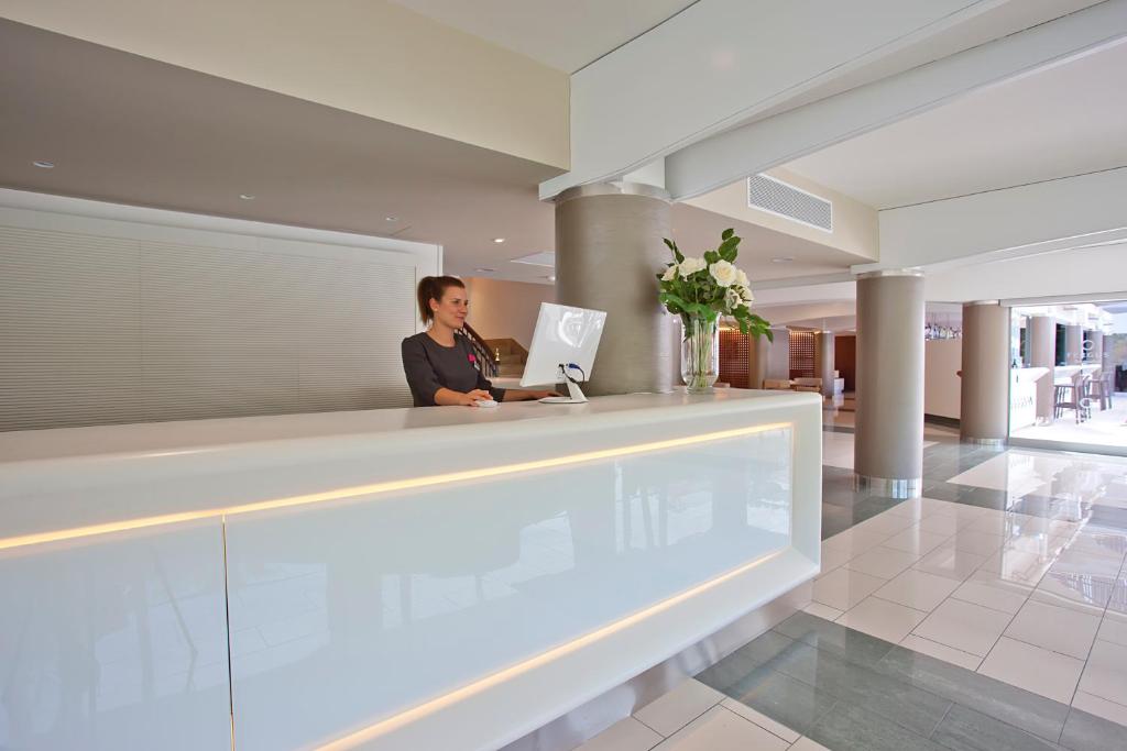 FERGUS Bermudas image 2