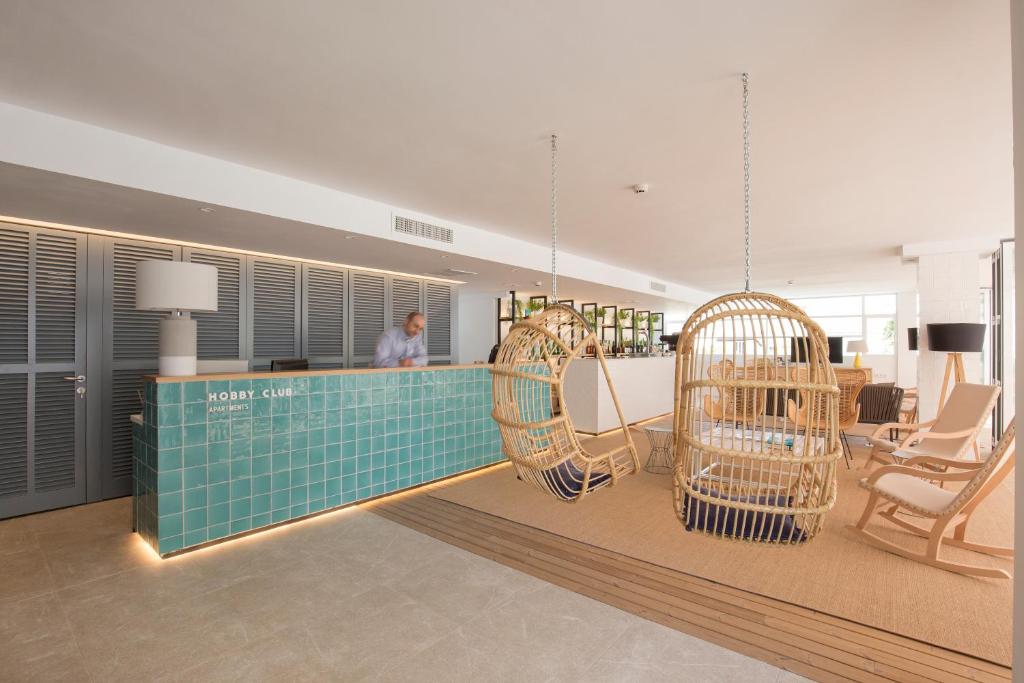 Cabot Hobby Club Apartments image 2