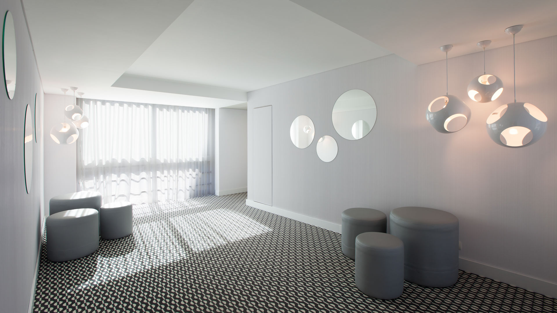Lutecia Smart Design Hotel image 3