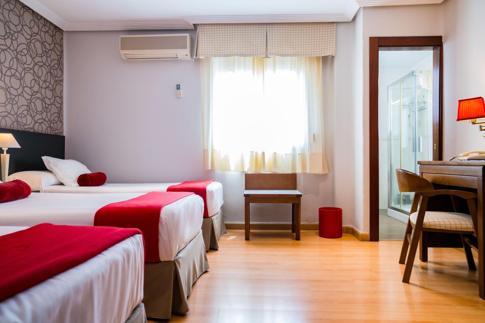 Kamer met twee aparte bedden — Husa Costasol