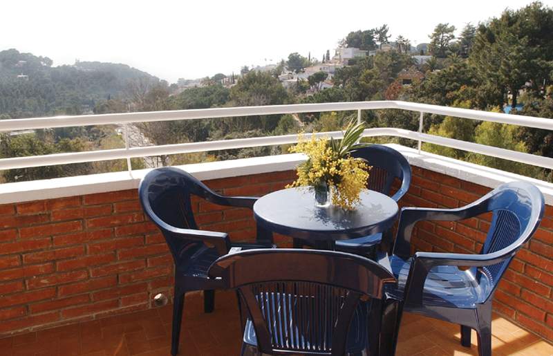 Els Llorers Apartamentos image 1