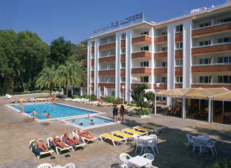 Els Llorers Apartamentos image 0