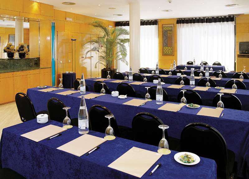 HG City Suites Barcelona image 2