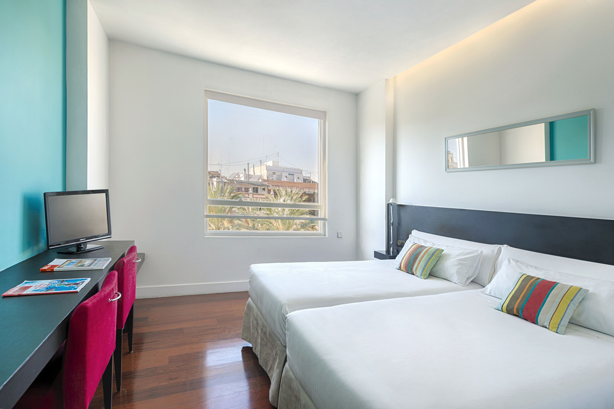 Sea You Hotel Port València image 1