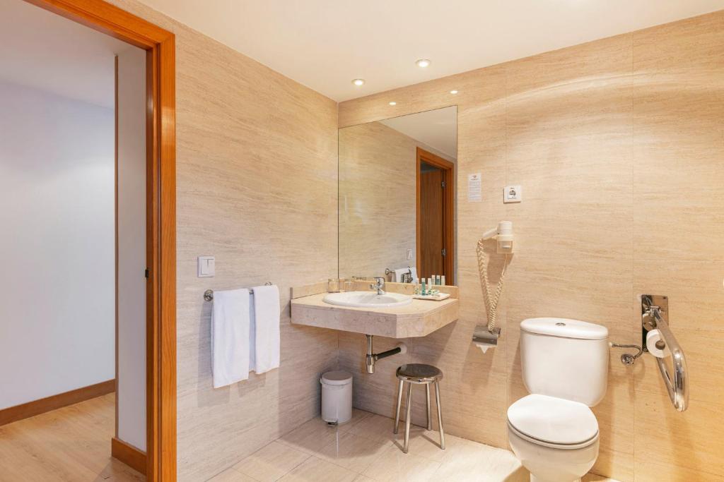 Globales De los Reyes image 2