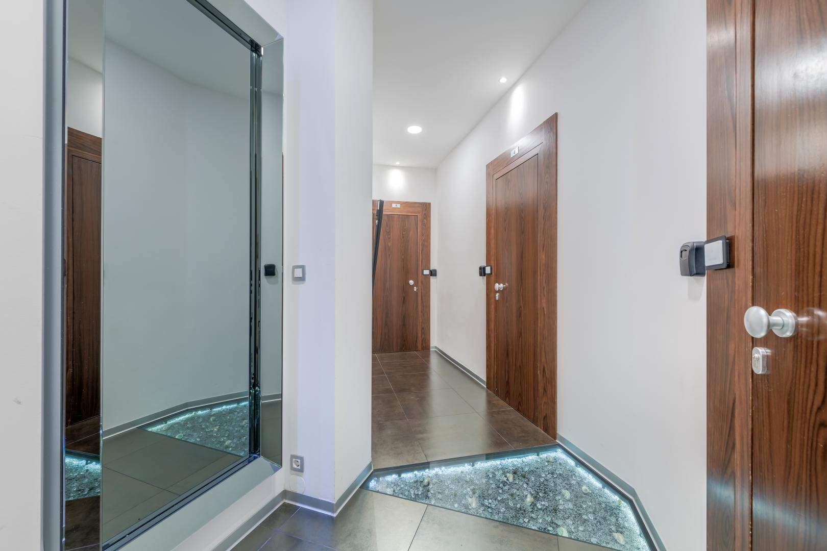 Badkamer met inloopdouche — Starlight Luxury Rooms