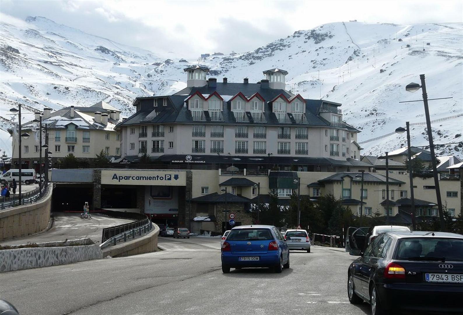 Apartamentos Sabica Nevada Plaza