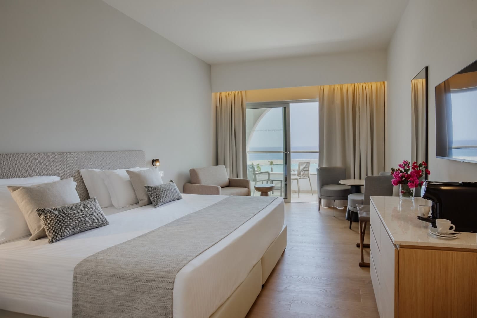 The Golden Coast Beach Hotel foto 18