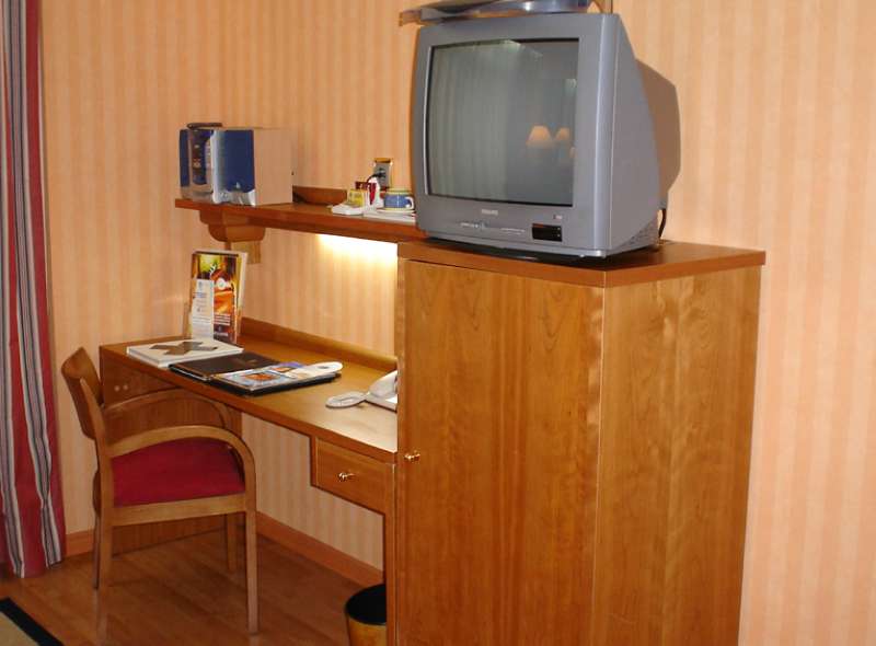 Catalonia Plaza España Hotel & Spa image 2