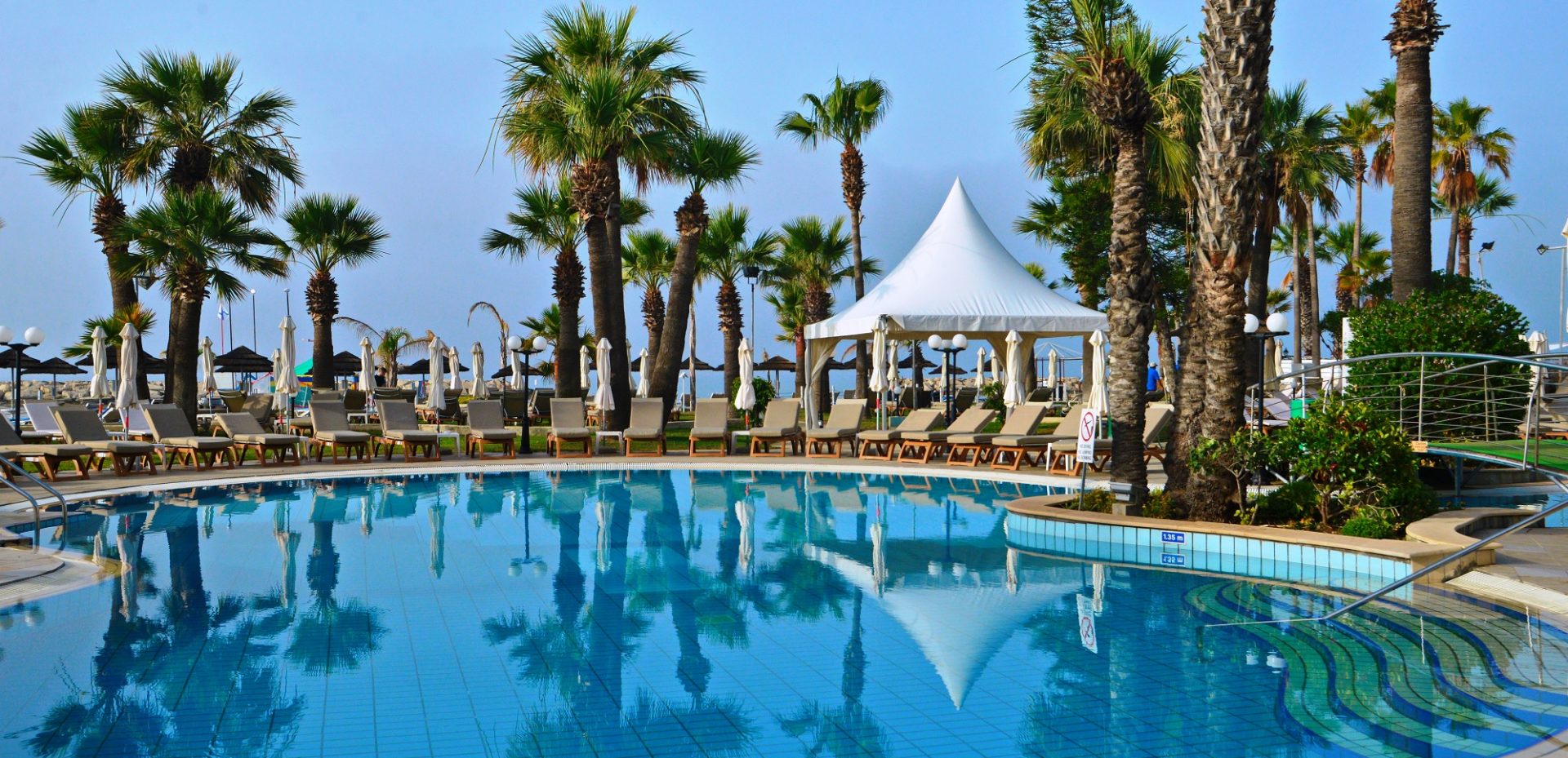 The Golden Bay Beach Hotel foto 7