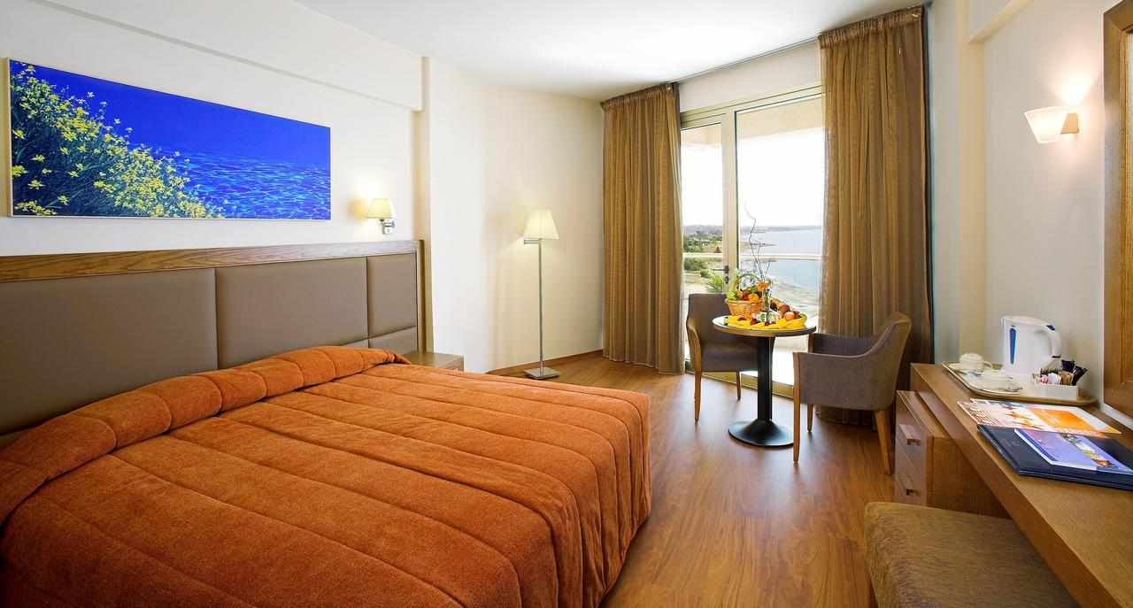 The Golden Bay Beach Hotel foto 37